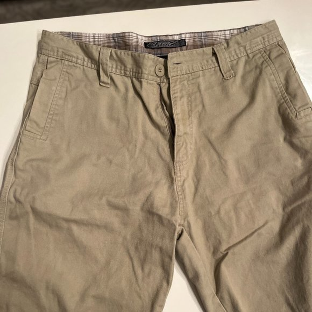 Elixir Men's Khaki Shorts (Size 33 /‎ 100% Cotton / Previously Worn)